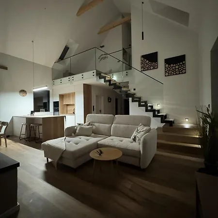 Aria Villa Hyby